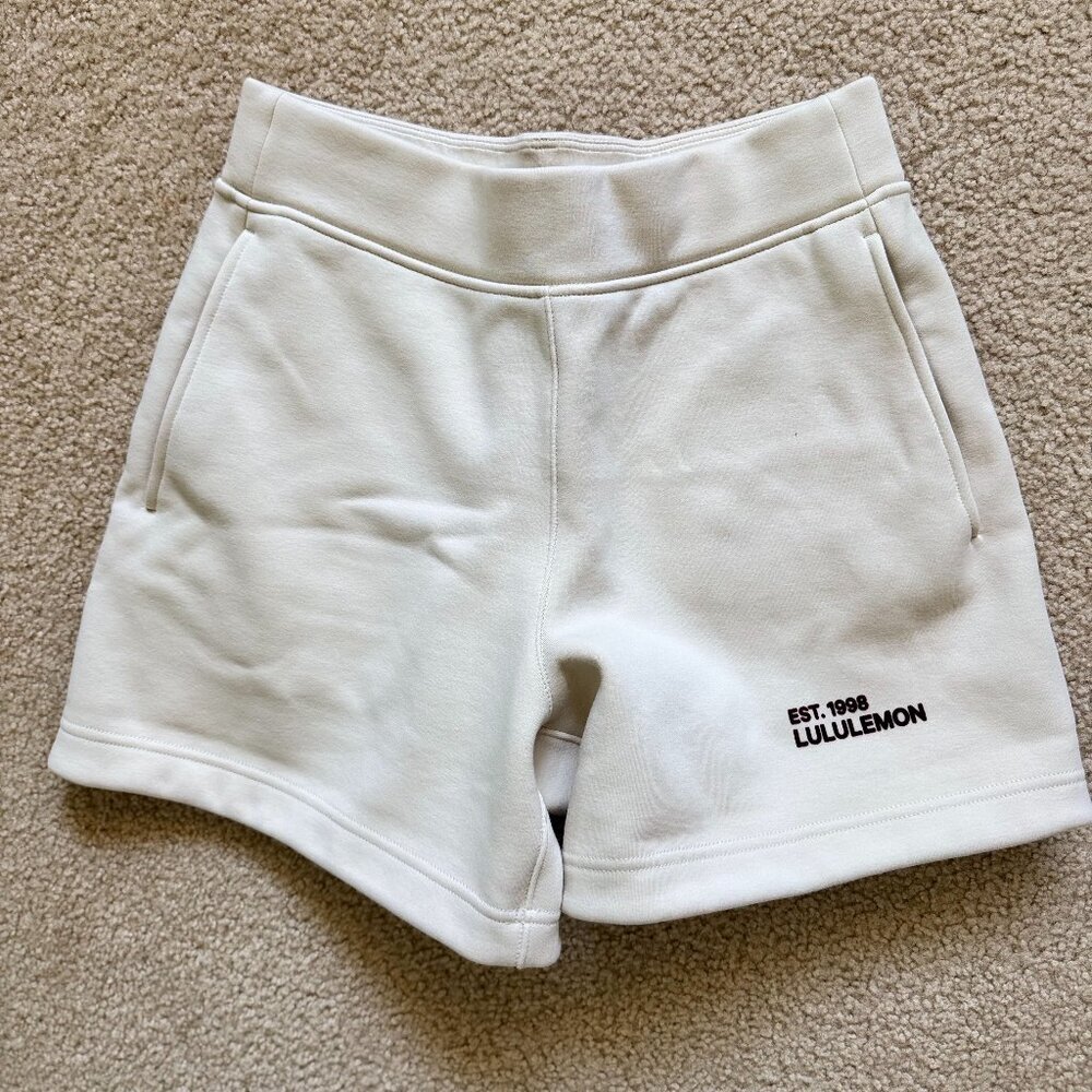 🤍 Lululemon Heavyweight Fleece Sweatshort 5" – White (Size S) 🤍